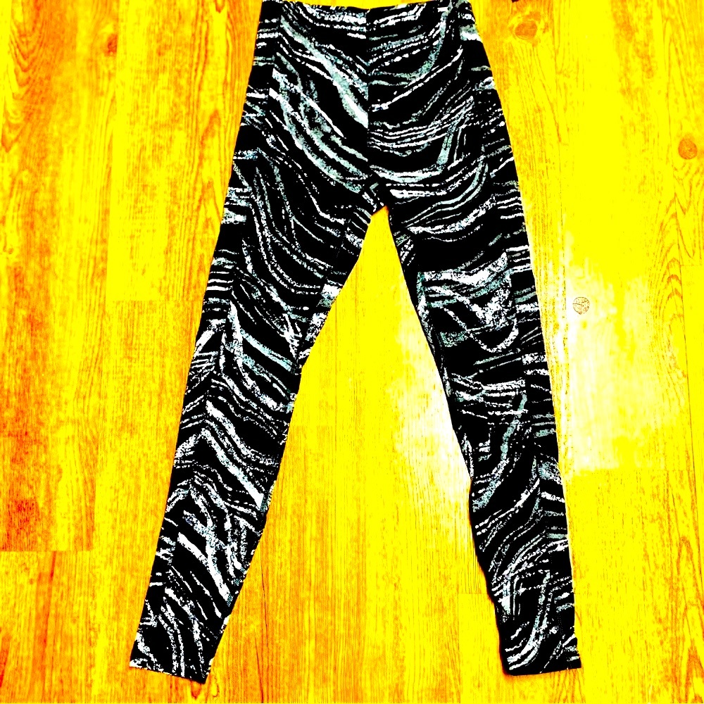 NWOT VS Pink Active Compressive V High Waist Full Length Leggings
